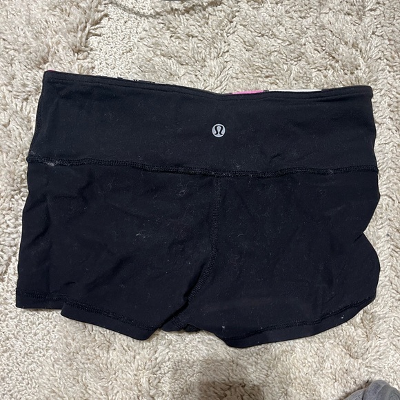 Lululemon reversible shorts size 4 - Picture 2 of 5